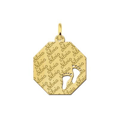 Gouden achthoekige hanger met herhalende naamgravure en babyvoetjes symbool 